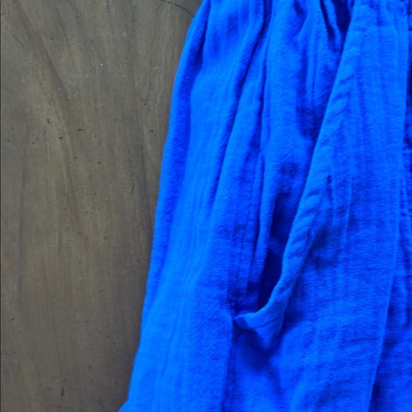 Old Navy Tie-Shoulder Smocked Romper -- 3-inch inseam - Picture 4 of 9